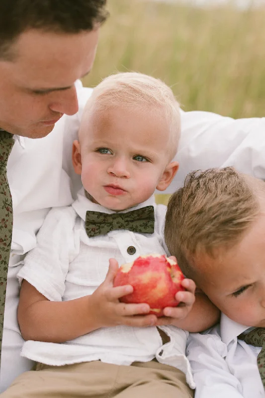 stylish silk necktie designs for wedding celebrations-Baby Boys Henry Bow Tie in Teagan Floral