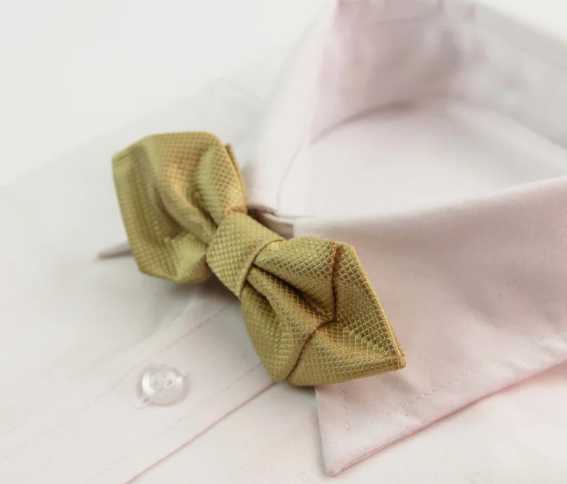 trendy silk necktie ideas for weddings-Mens Dark Gold Diamond Shaped Checkered Bow Tie